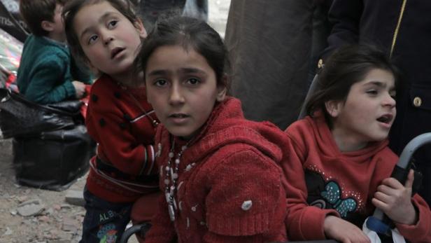 Syrien: Tausende Zivilisten verlassen Häuser in Ost-Ghouta