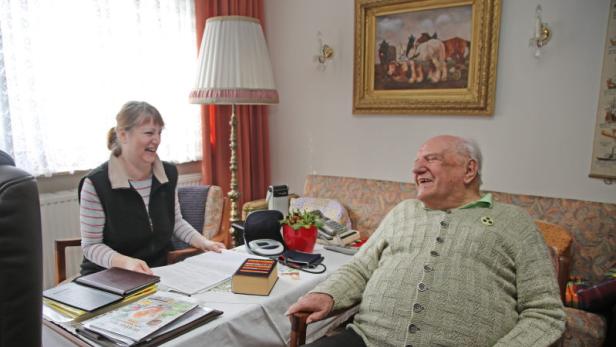 24-Stunden-Pflegerinnen sind sehr hilfreich für ältere Menschen