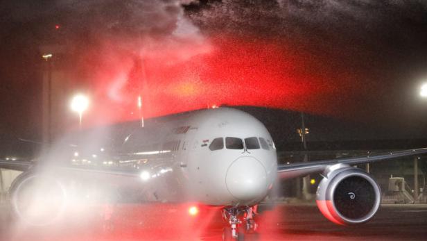 Zwei Flugzeuge am Airport von Tel Aviv am Boden zusammengestoßen