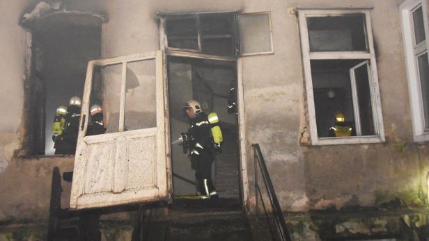 Explosion in Wiener Wohnung: Ein Todesopfer, drei Verletzte