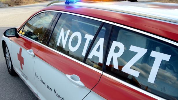 Fußgängerin in Tirol von Pkw erfasst und getötet