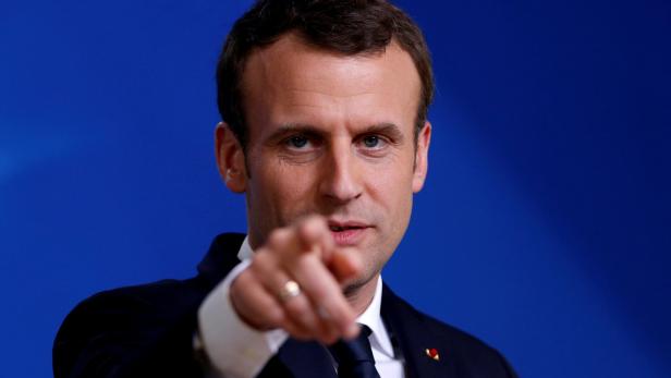 "Du nennst mich Präsident": Macron weist Jugendlichen zurecht