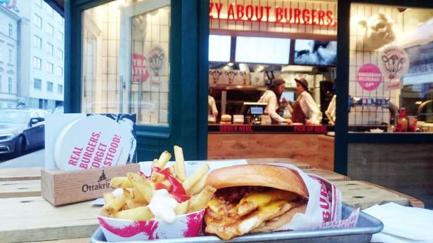 Neues Burger-Restaurant Rinderwahn hat am Naschmarkt eröffnet