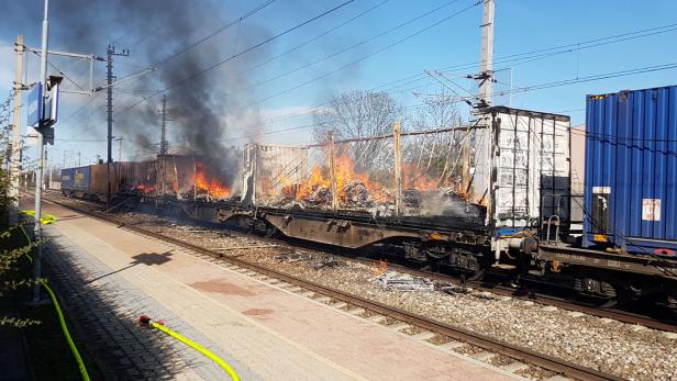 Südbahnstrecke: Nach Brand auch am Montag eingeschränkter Betrieb