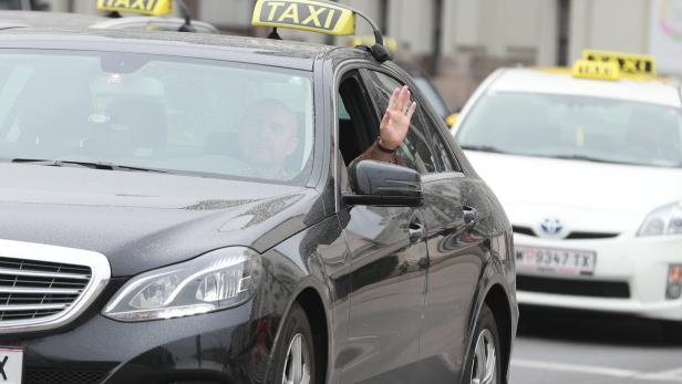 Taxler vs. Uber: Wiener Taxigipfel soll Wogen glätten