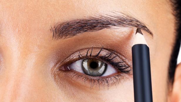 Expertin: Warum Augenbrauen nie ungeschminkt bleiben sollten