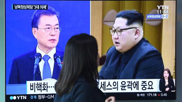 Moon Jae-in, Kim Jong-un