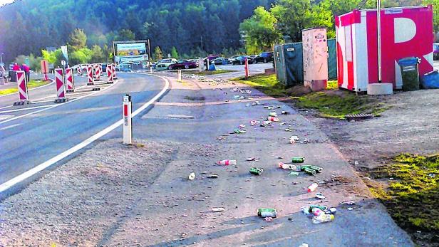 GTI-Fans hinterlassen täglich drei Tonnen Müll am Straßenrand