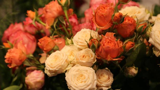 Heuer zum Muttertag im Trend liegen zarte Rosa-Lila-Töne mit benachbarten Farben wie Orange