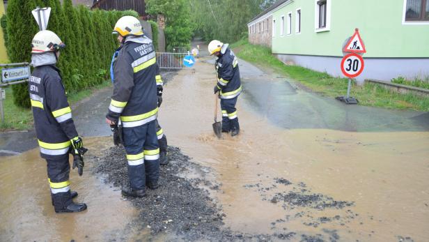 Unwetter in Teilen von Ostösterreich: Feuerwehren im Einsatz