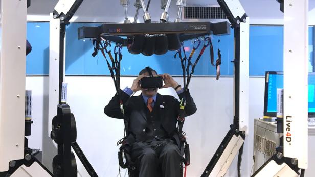 Das südkoreanische Institut ETRI testet virtuelle Realität in einem Paraglider
