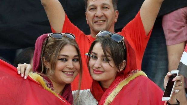 Ungewohnt: Syrische Frauen mussten in der WM-Qualifikation in Teheran ins Stadion gelassen werden.
