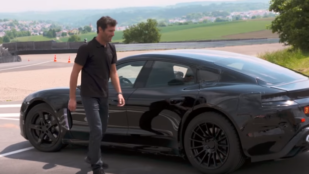 Video: Mark Webber am Steuer des Porsche Mission E