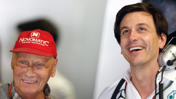 Schon in Suzuka könnte sich das Mercedes-F1-Team (im Bild Niki Lauda (li.) und Toto Wolff) die Konstrukteurs-WM sichern.