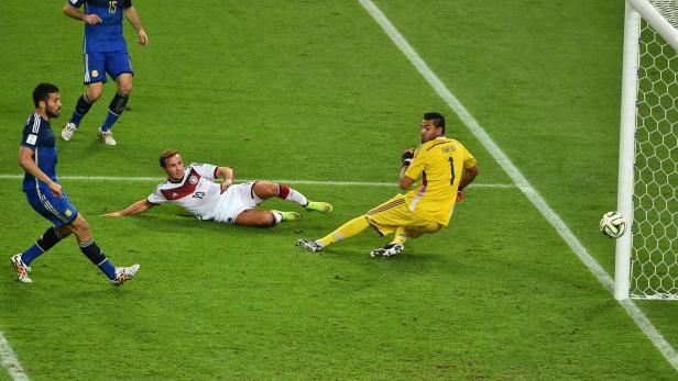 Im letzten WM-Finale musste sich Sergio Romero Mario Götze geschlagen geben.