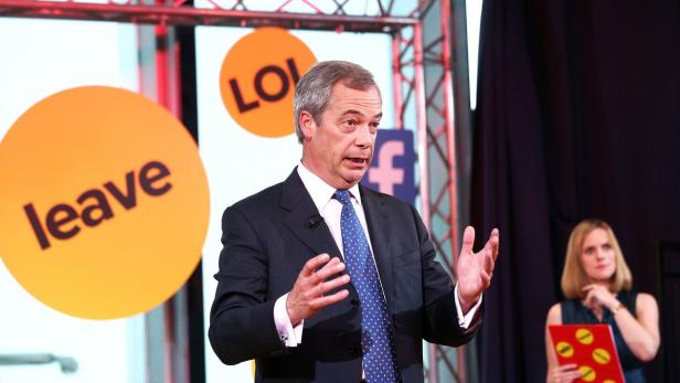 Der rechte Vorkämpfer für den EU-Austritt, Nigel Farage liegt mit seiner Kampagne derzeit in Führung ...