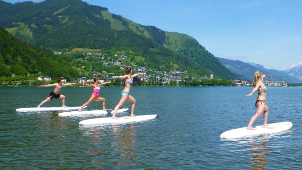 Stand-Up-Paddling-Yoga auf dem Zeller See