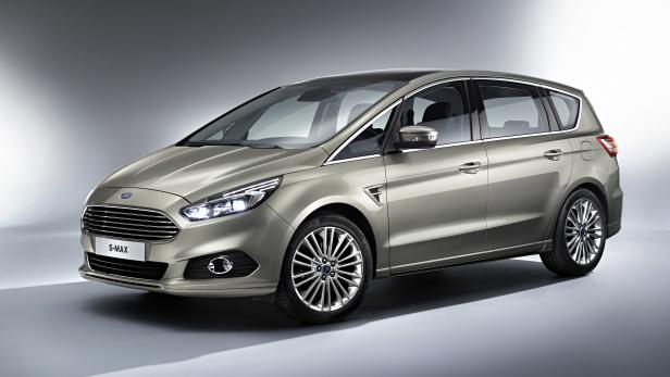 Ein grauer Ford S-Max vor einem neutralen Hintergrund.