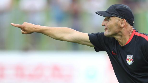 Neo-Trainer Peter Zeidler legte einen schlechten Saisonstart hin - 1:2-Niederlage in Mattersburg.