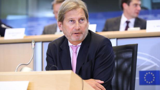 Johannes Hahn am Dienstag vor dem EU-Parlament.