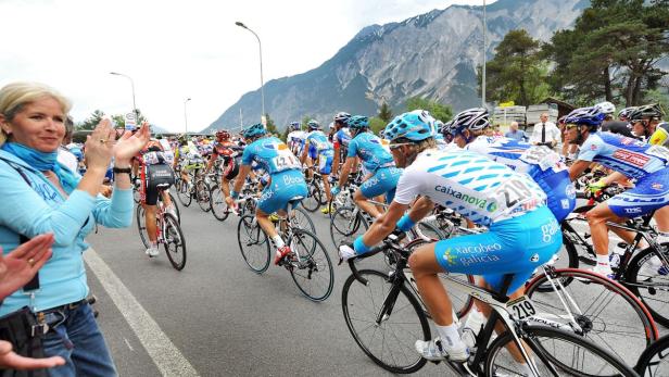 APAHKT05 - 15052009 - INNSBRUCK - OESTERREICH: ZU APA 270 SI - 7. Etappe des Giro d&#039;Italia am Freitag, 15. Mai 2009, von Innsbruck nach Chiavenna (244km). APA-FOTO: GERHARD BERGER