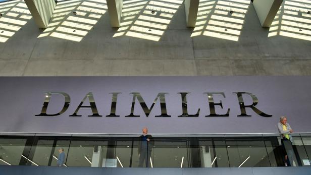 Gewinneinbruch bei Daimler.