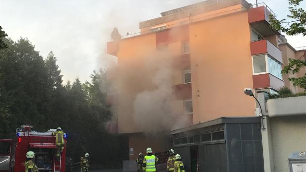 Brand in Vorarlberger Spar-Markt, Wohngebäude evakuiert