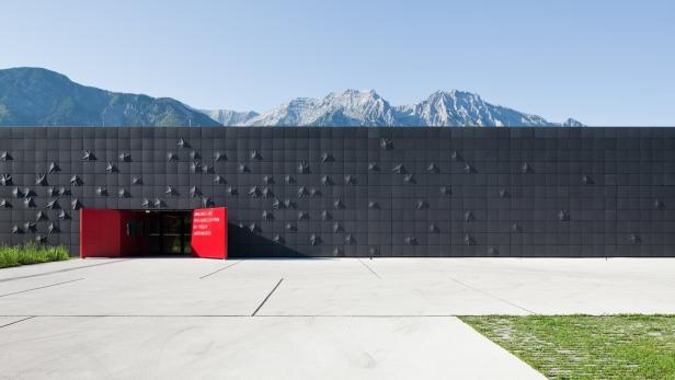Das Forschungs- und Sammlungszentrum der Tiroler Landesmuseen in Hall öffnet für Besucher seine Pforten. Geplant wurde es vom Wiener Büro Franz &amp;amp; Sue