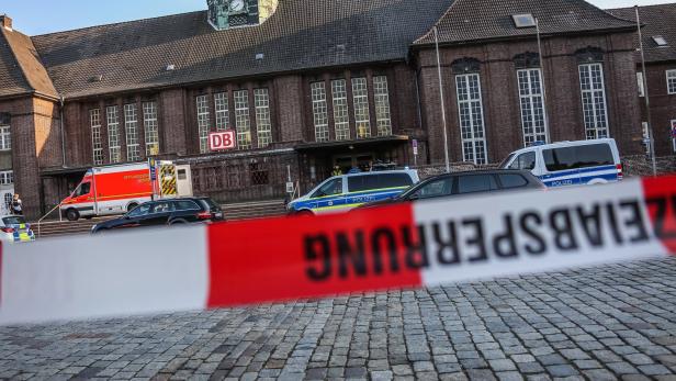 Flensburg: Messerangreifer in Zug attackierte erst Polizistin