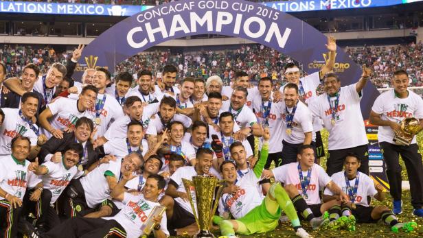 Die mexikanische Fußballnationalmannschaft feiert den Gewinn des CONCACAF Gold Cup 2015.
