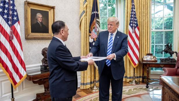 Post von Kim Jong-un für Trump kam in Riesenkuvert