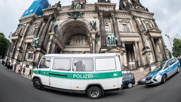 Kein Haftbefehl gegen österreichischen Randalierer im Berliner Dom