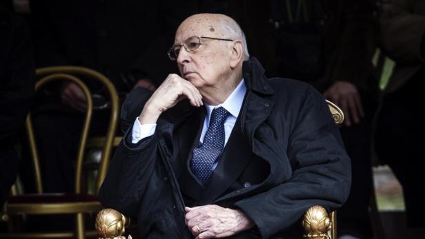 epa03638934 Italian President, Giorgio Napolitano, attending a ceremony marking the 69th anniversary of the Fosse Ardeatine massacre in Rome, Italy, 24 March 2013. The Fosse Ardeatine massacre was a mass execution carried out in Rome on 24 March 1944 by German occupation troops during the Second World War as a reprisal for a partisan attack conducted on the previous day in central Rome. EPA/ANGELO CARCONI