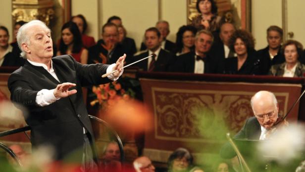 Stardirigent und Friedensbotschafter Daniel Barenboim steht nach 2009 (Bild) zum zweiten Mal bei einem Neujahrskonzert am Pult der Wiener Philharmoniker.