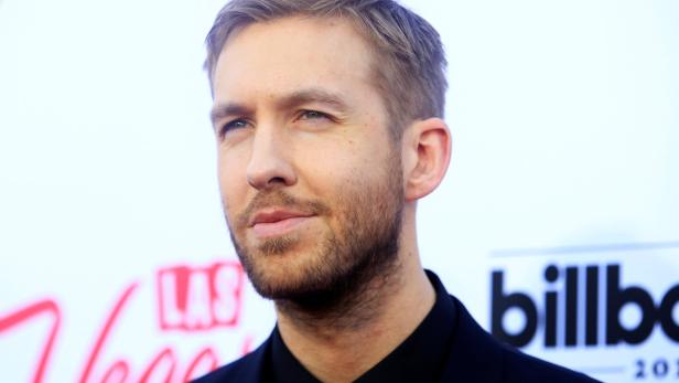 Calvin Harris arrives at the 2015 Billboard Music