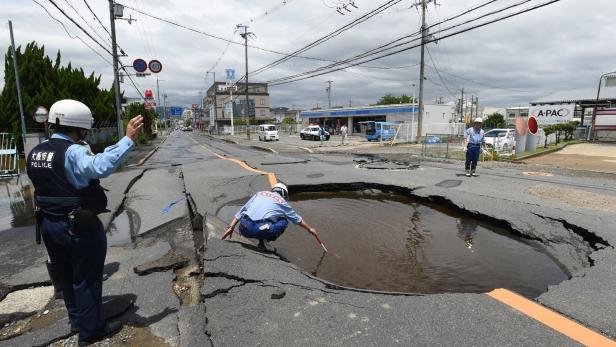 Starkes Erdbeben erschütterte Japan: Tote und Hunderte Verletzte