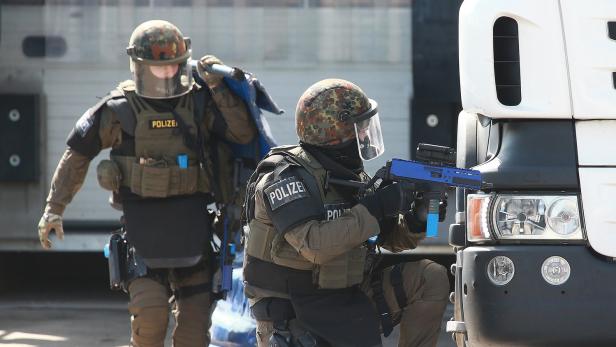 Österreich: 48 Terrorverdächtige festgenommen
