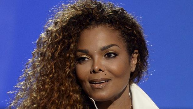 File Photo: Janet Jackson accepts the Ultimate Icon Award during the 2015 BET Awards in Los Angeles