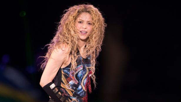 Shakira verkauft Kette mit Nazi-Symbol im Fan-Shop