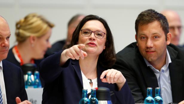 SPD-Chef Nahles mit Finanzminister Scholz (li.) und Generalsekretär Klingbeil (re.)