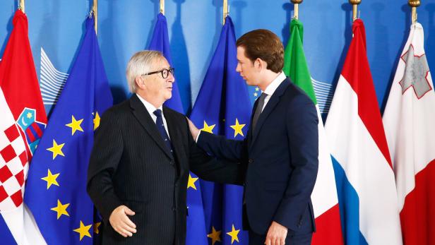 EU-Kommissionspräsident Jean-Claude Juncker mit Kanzler Kurz vor Beginn des Mini-Gipfels.