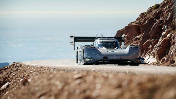 Elektro-Rennwagen von VW pulverisiert alten Rekord auf den Pikes Peak