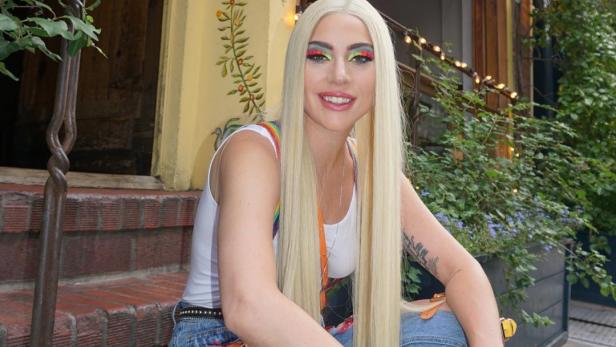 Pride Weekend: Lady Gaga trägt Hose von Austro-Designerin