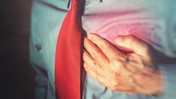 Männer hatten 2017 ein doppelt so hohes Sterberisiko aufgrund von Herzinfarkt als Frauen.