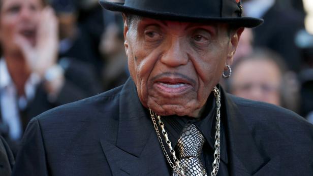 FILE PHOTO: Joe Jackson father of the late pop star Michael Jackson arrives for the screening of the film "Sils Maria" in competition at the 67th Cannes Film Festival in Cannes