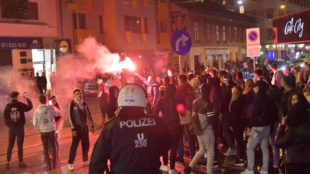 Serbische Fans hielten erneut die Wiener Polizei auf Trab