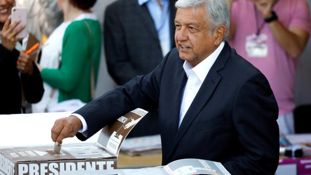 Mexiko-Wahl hat begonnen: Linkspolitiker López Obrador Favorit