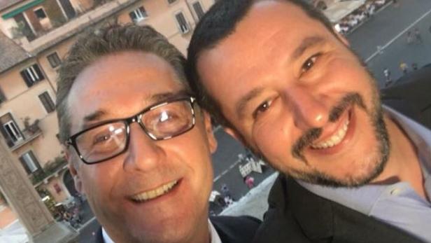 Vizekanzler Strache zeigt sich &quot;fröhlich&quot; auf Twitter mit dem italienischen Innenminister Salvini.