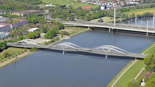 Optisch gelungene Bogenbrücke wurde vom französischen Architekten Marc Mimram geplant