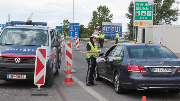 Strenge Polizeikontrollen an der österreichischen-ungarischen Grenze.